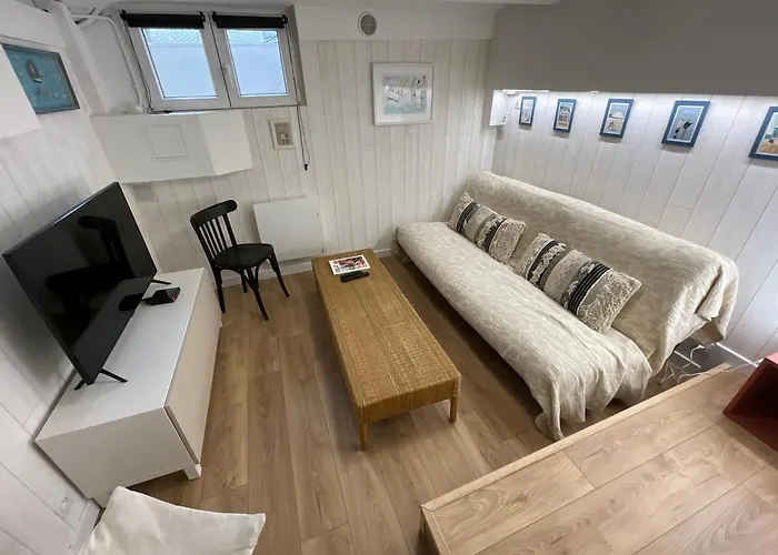 La Maison Des Ecoliers Holiday home Deauville